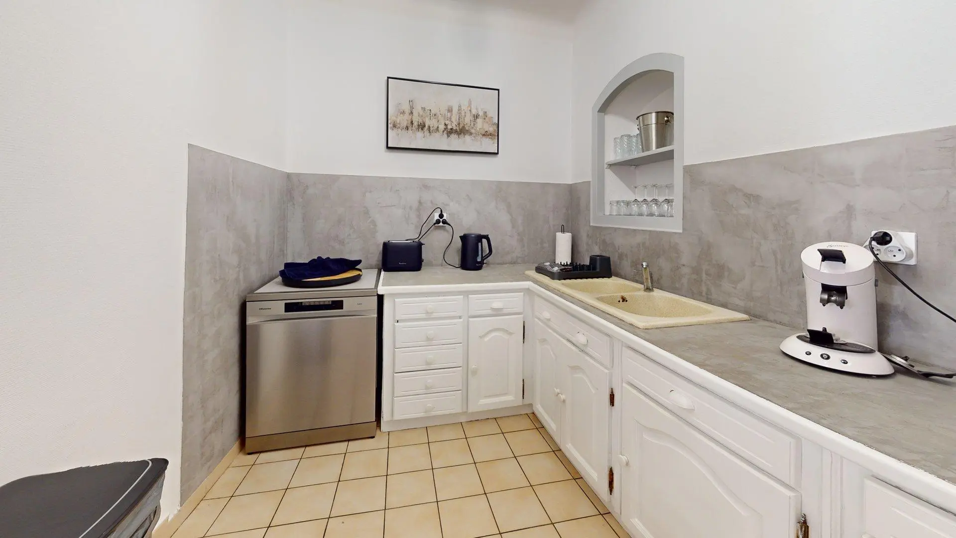 Lecrin-Des-Halles-Kitchen 1