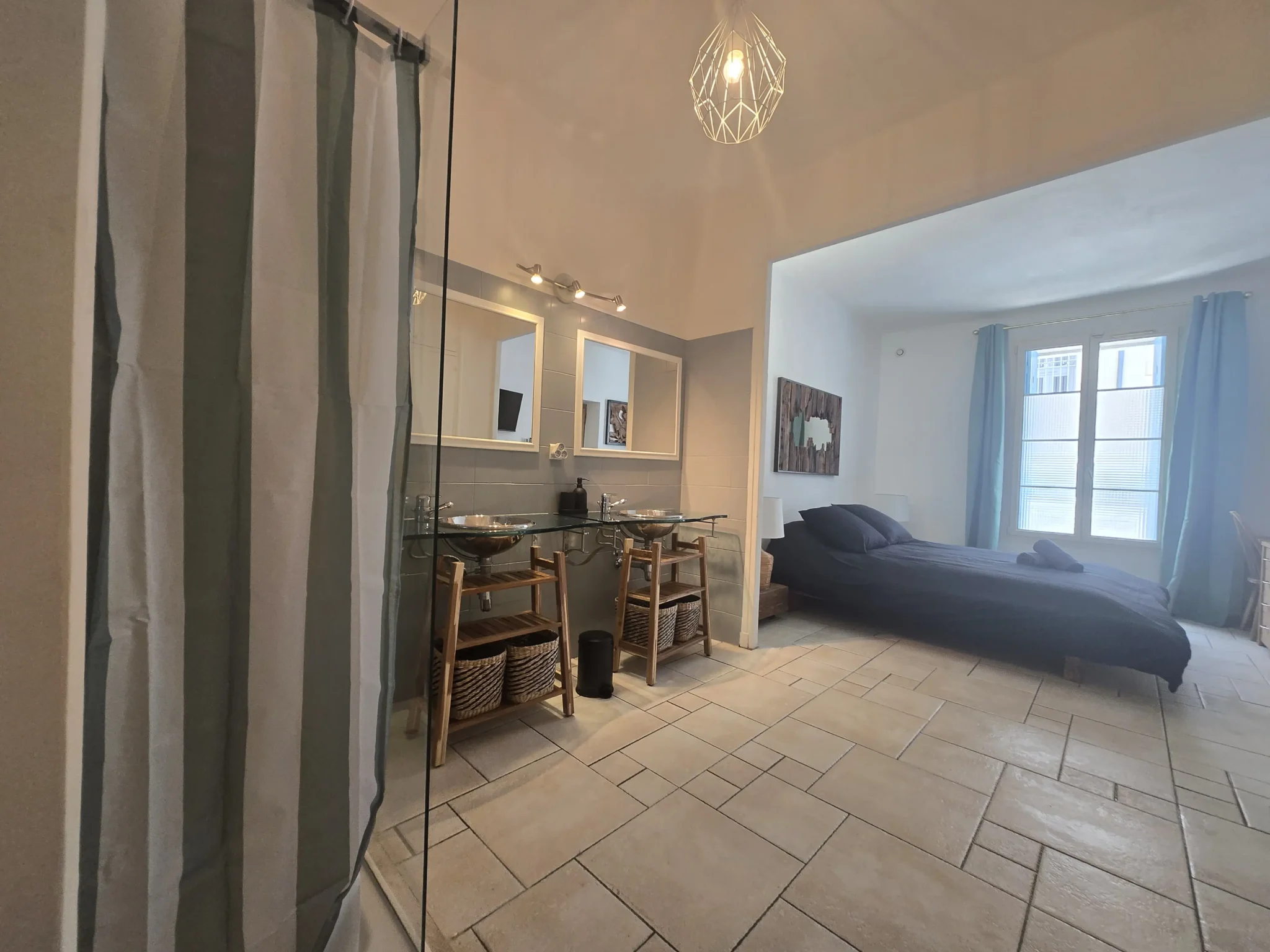 sdb-chambre-rdc-lit-double